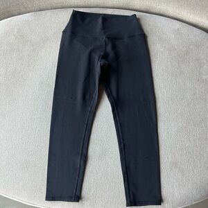 ALO yoga high waist airbrush black capris size small